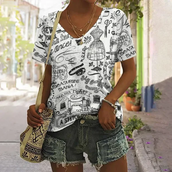 Vintage Black And White Letter Print Women's T-shirts Design Female V-Neck Top Plus Size Shirt Summer Women's Clothing Casual