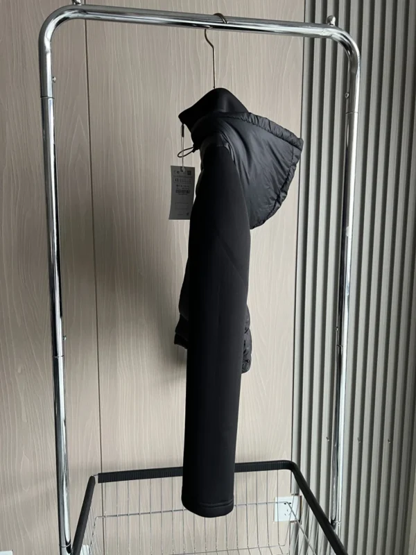 2024 Winter New Arrival TRAF Women's Lightweight Warm Down Jacket with Long Sleeves and Zippered Hooded Sports Coat 4391742