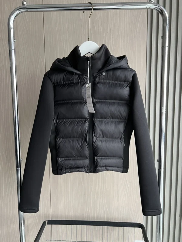 2024 Winter New Arrival TRAF Women's Lightweight Warm Down Jacket with Long Sleeves and Zippered Hooded Sports Coat 4391742